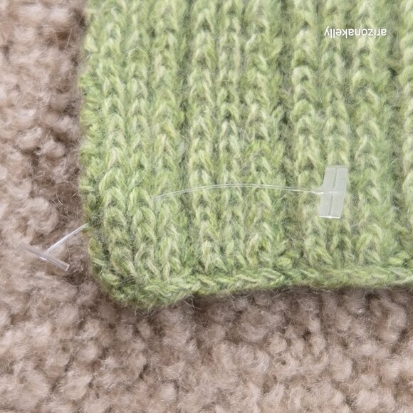 Castlerig Cashmere Green Knit Scarf *TINY REPAIRED HOLE* - Picture 2 of 12